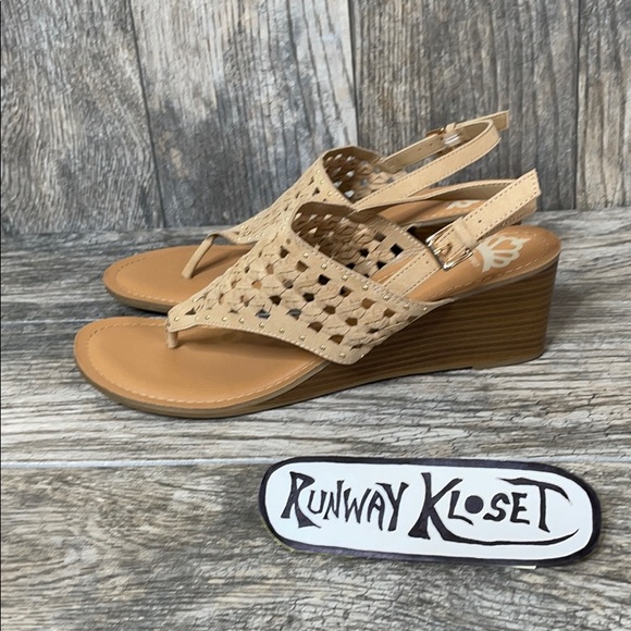 FERGALICIOUS Women’s Wedge Ankle Sling Back Basket Weave Design Sandals Tan 11M - Picture 2 of 11